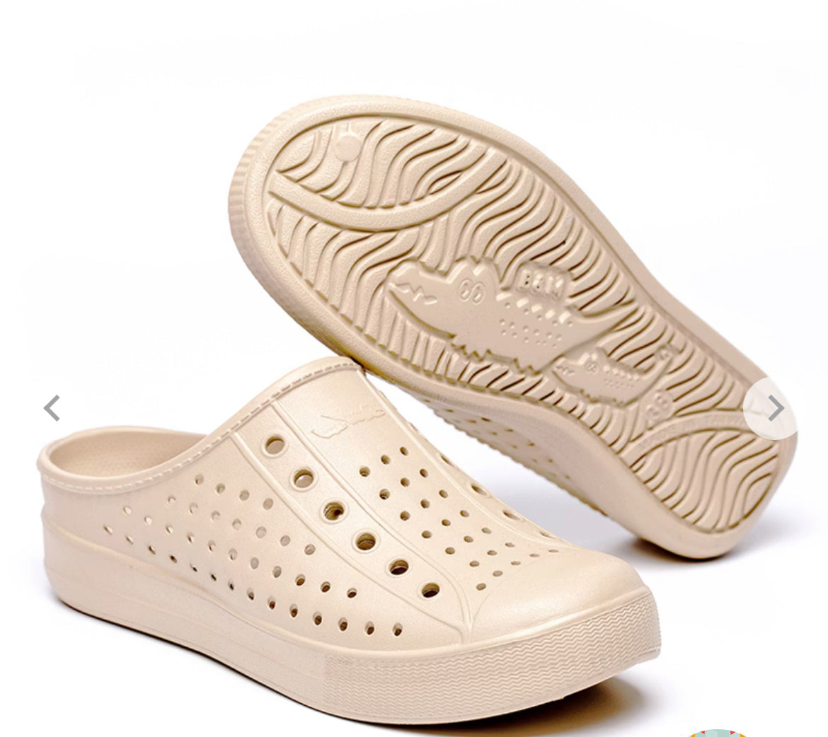 Taiwan B&M 母子鳄鱼 Light weight breathable shoes BCU 5206