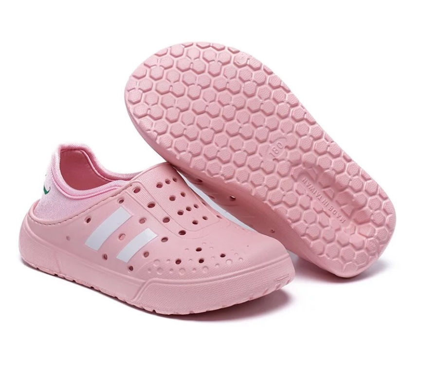Taiwan B&M 母子鳄鱼 Kids outdoor water play shoes BD 6052 (Highly recommended product)