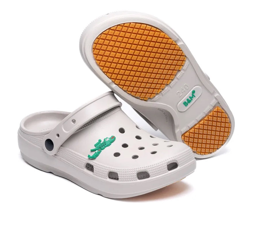 Taiwan B&M 母子鳄鱼 Perfect slip-on sandals for casual wear BGM 5353