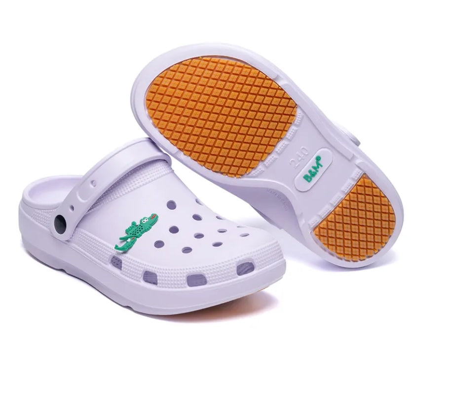 Taiwan B&M 母子鳄鱼 Perfect slip-on sandals for casual wear BGM 5353
