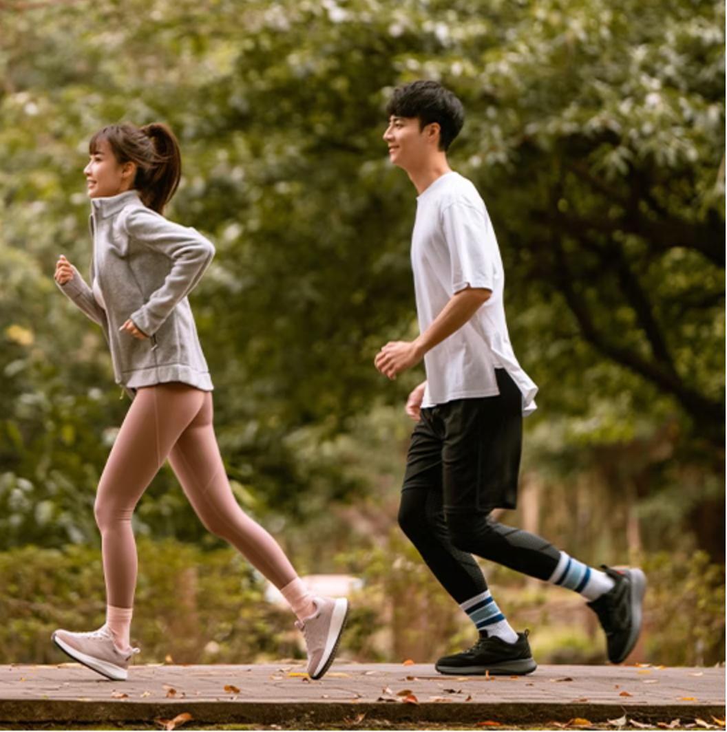 Taiwan B&M Sports Shoes Cushioned and Comfortable for All-day Wear BGM 7940